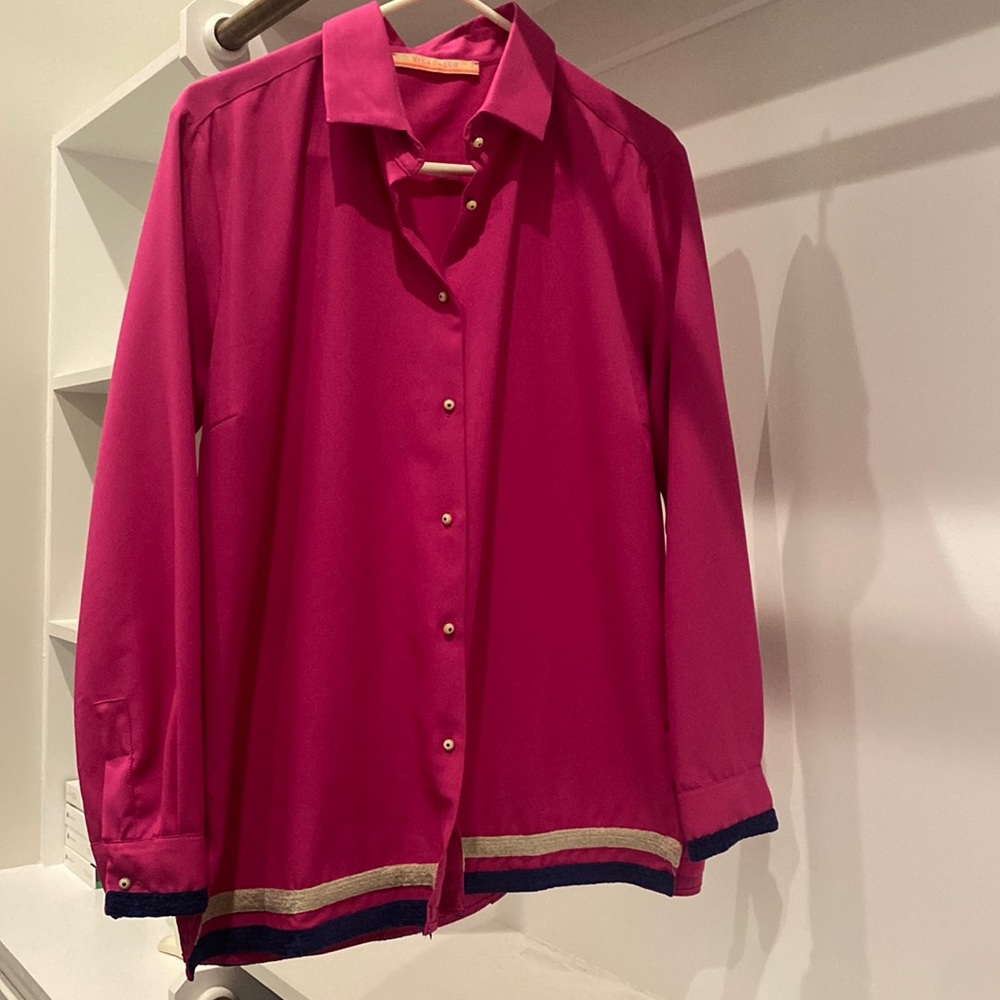 Beautiful Blouse by Vilagallo- navy and gray trim